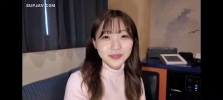 Daisys可爱的辫子和小腰与有天赋的伴侣在POV中增强了她的深喉技巧